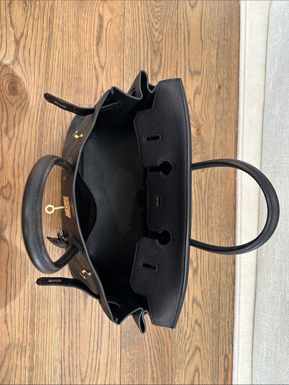 Hermes Birkin 35 Black with Gold Hardware - Picture 6 of 13